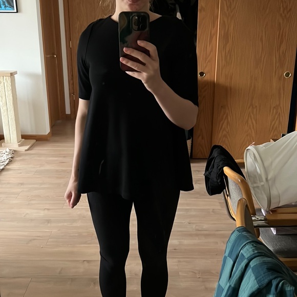 Black short sleeve top - Picture 1 of 2